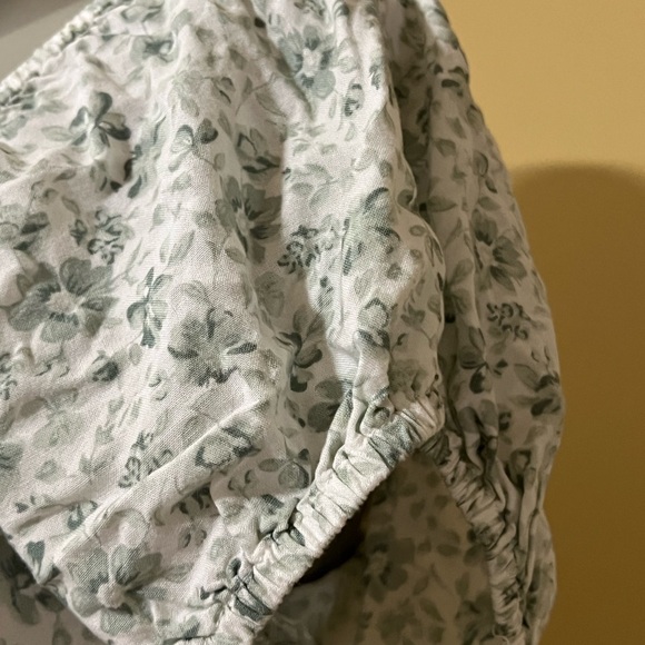 Hollister Light Green and White Floral Midi Dress - Picture 6 of 13